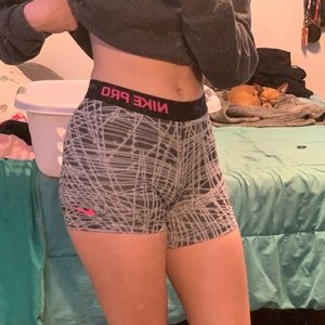 NIKE PRO SHORTS